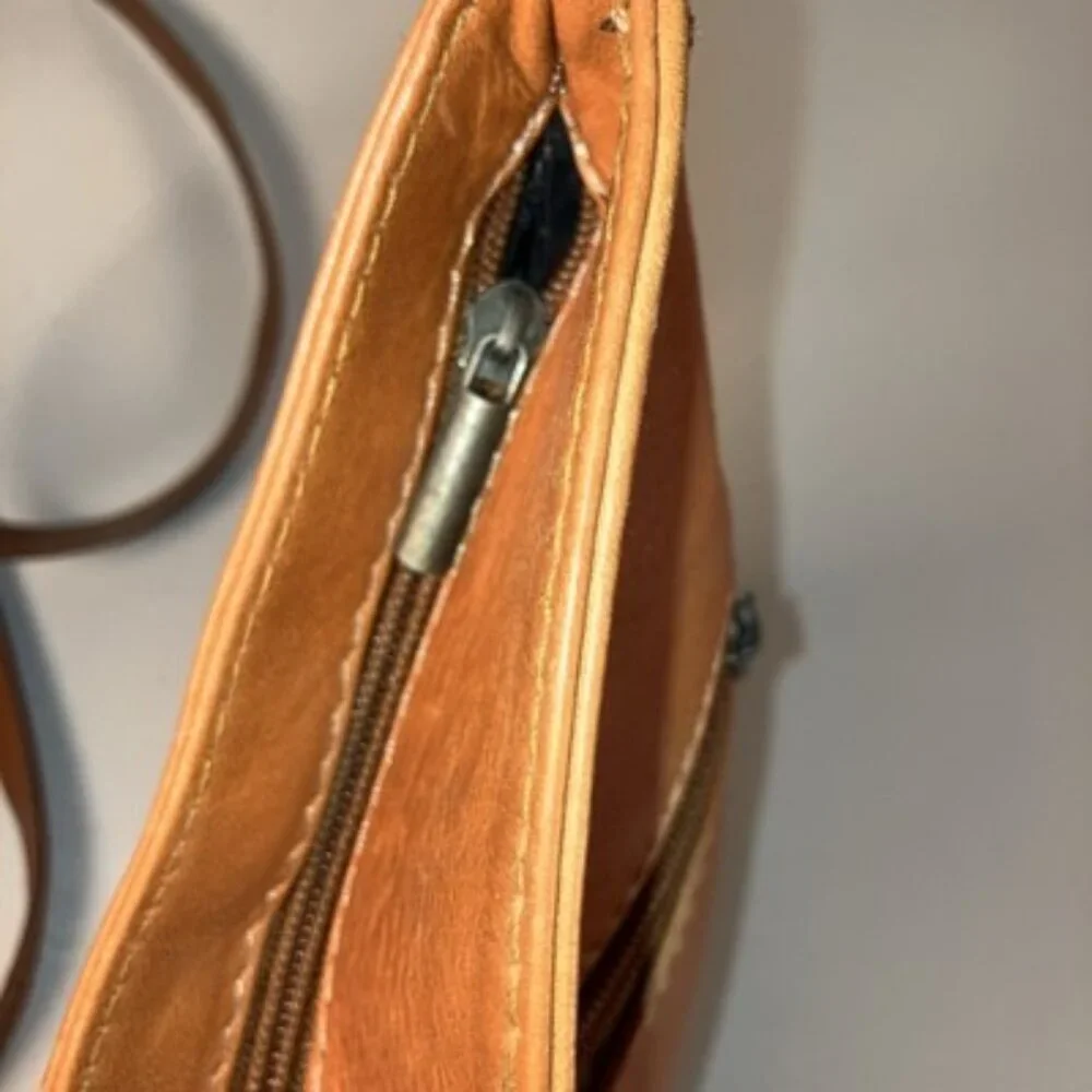 Foir Di Lota Italian Genuine Leather Cross Body Messenger Bag A-Symmetrical - Picture 6 of 8